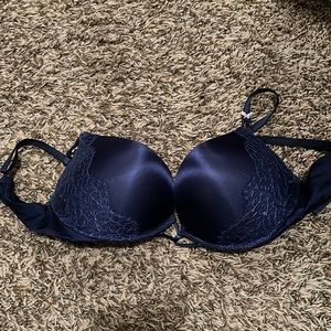 Victoria secret bombshell bra 34C